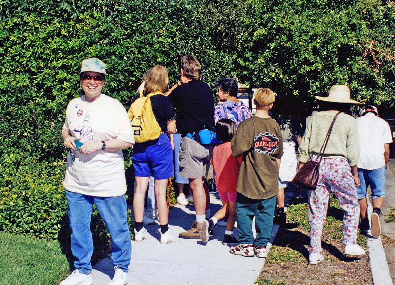 1994-4.jpg - Rosaleen Zisch and young people at the Fall 1994 Crop Walk.