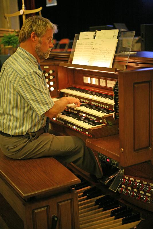 519.jpg - Rodney Barbour, director of worship and arts at Crestview Presbyterian Church in West Chester, OH, gave a concert sponsored by Jarvis Music Associates, providers of the organs used in GA daily worship, after Wednesdays worship service. Photo by Danny Bolin