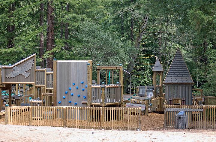 DSC_0063.jpg - A final view from the outside.  The small blue objects on the wall (left-center) provide children an opportunity to climb the wall, in safety.
