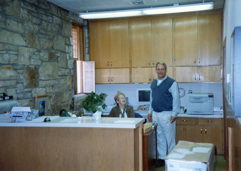 206.jpg - June Tablak and Art Mills in the old Church Office.