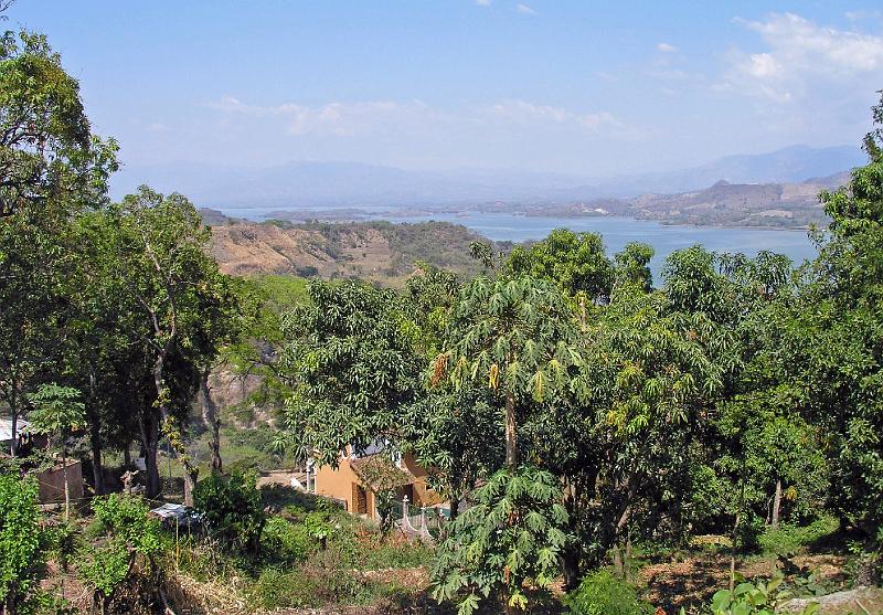 D011.jpg - A view of the harbor from Suchitoto.
