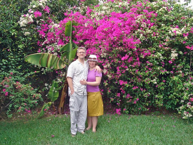 S119.jpg - Suzanne and Chris relaxed at lunch after the visit to the El Despertar Center.
