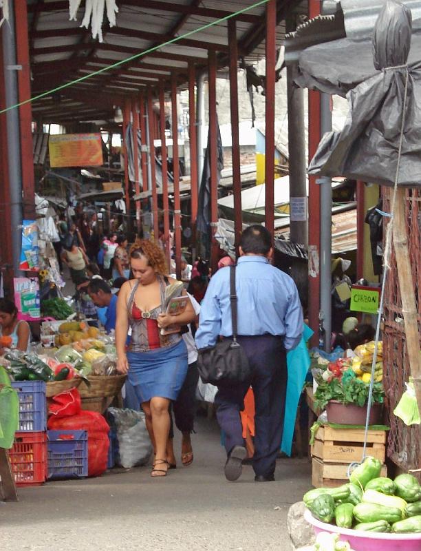 S292.jpg - San Salvador market scene.